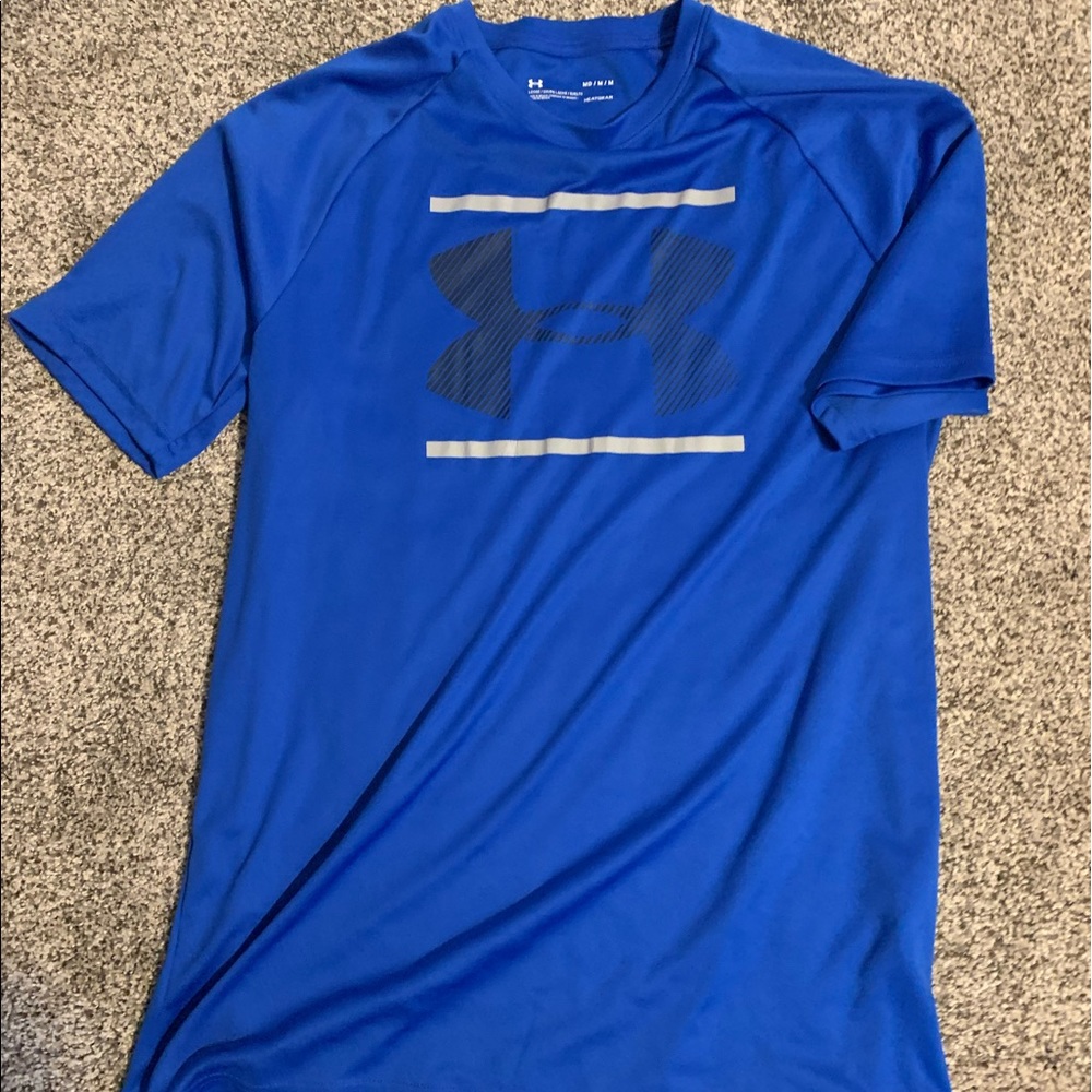 2 Under armor heat gear t shirts. Perfect condition